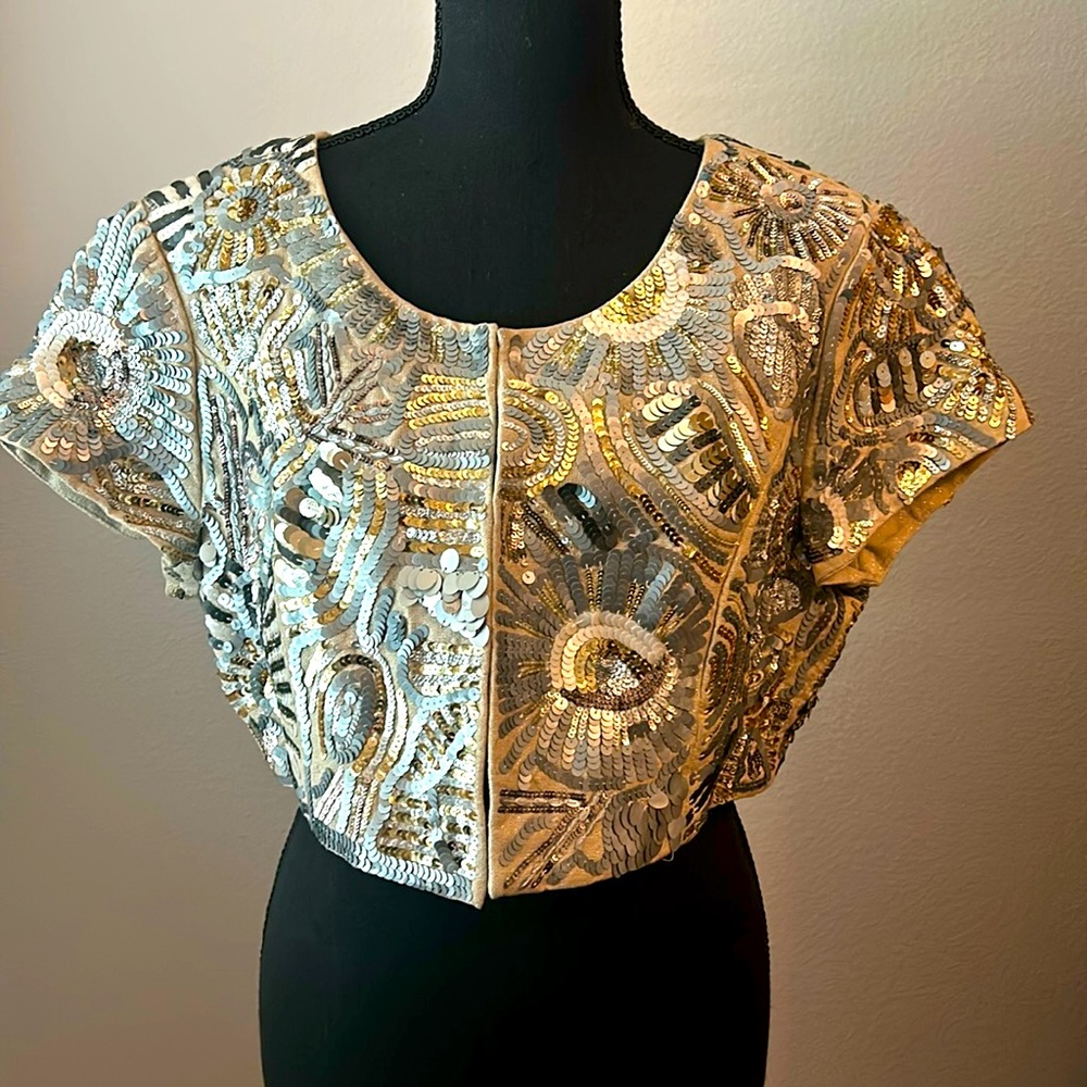 White House Black Market cropped all over sequins cap sleeve jacket fully lined